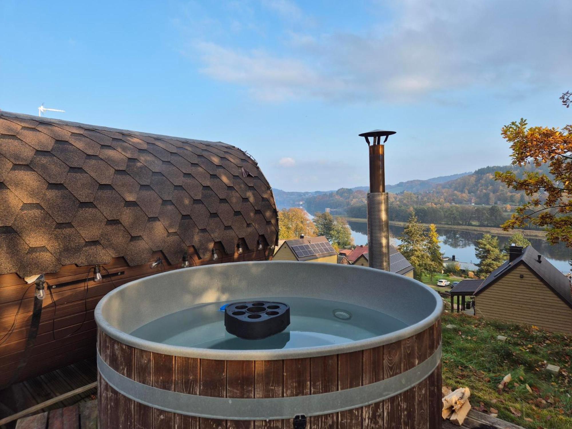 Ostrzycki Nad Jeziorem -balia-sauna-prywatny Pomost